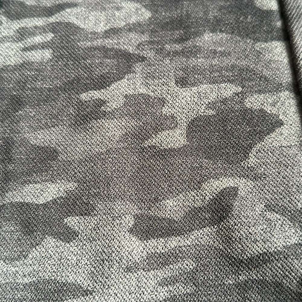 Spanx Look At Me Now High Waisted Seamless Leggings Medium Black Camouflauge - Picture 10 of 10